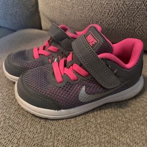 Size 7 Nike shoes